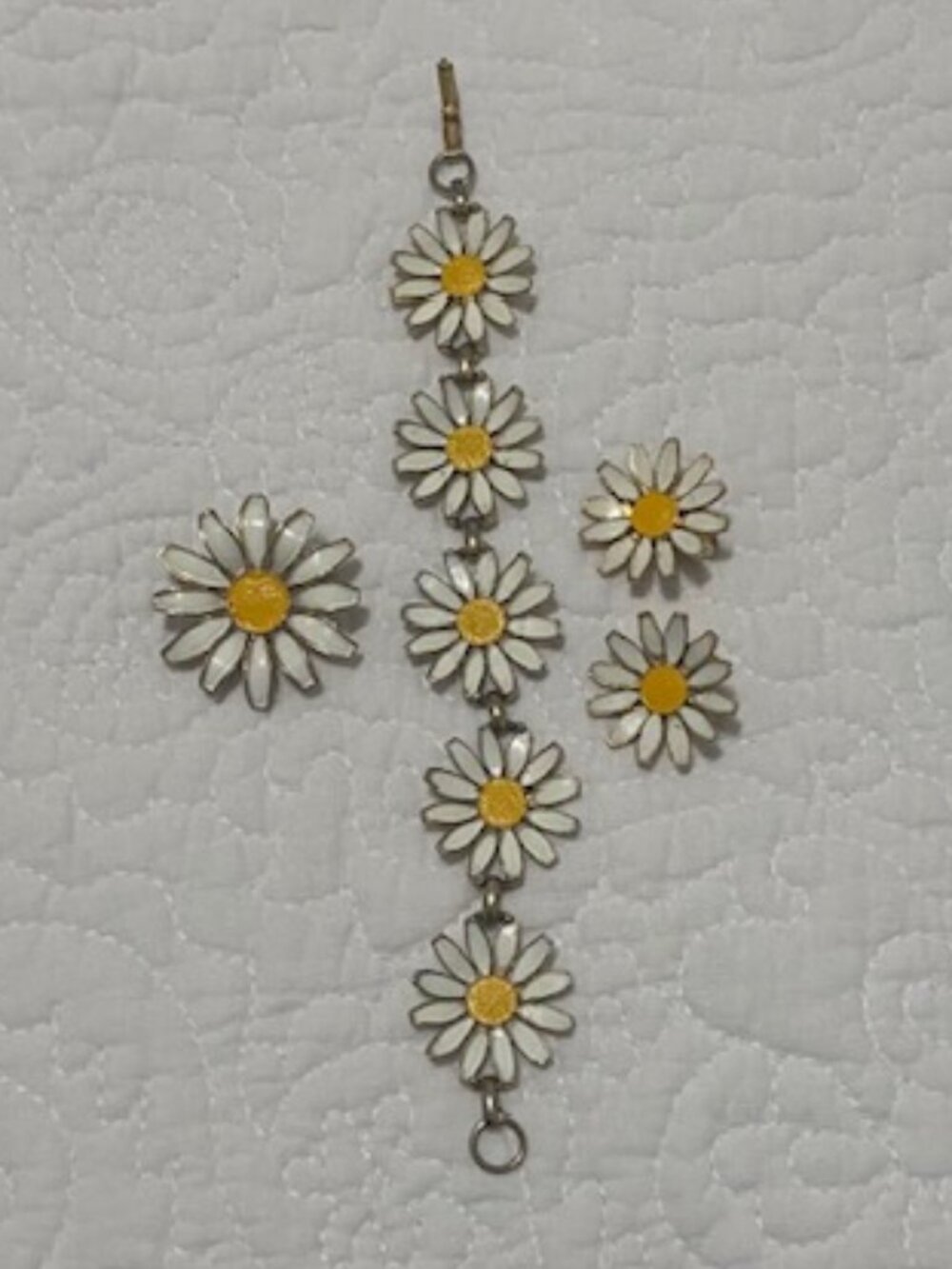 Vintage Weiss Daisy Bracelet, Weiss Daisy Clip-On Earrings and Daisy Brooch